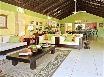 Paradise Beachfront Villas Rio Bueno Exterior photo