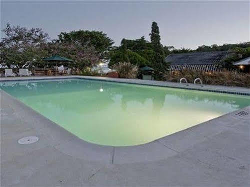 Paradise Beachfront Villas Rio Bueno Exterior photo